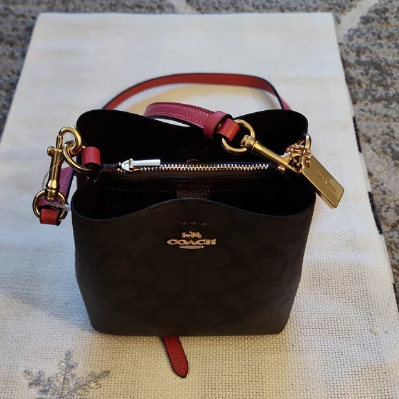 Coach Mini Town Bucket Crossbody Bag With Gold Hangtag. NWOT. H21292-C7269 - Picture 1 of 15